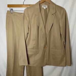 Norm Thompson Escape the ordinary |Women's vintage tan blazer + pants suit